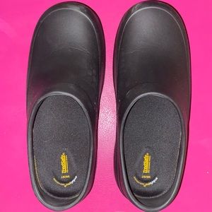 TREDSAFE black clog-like shoes